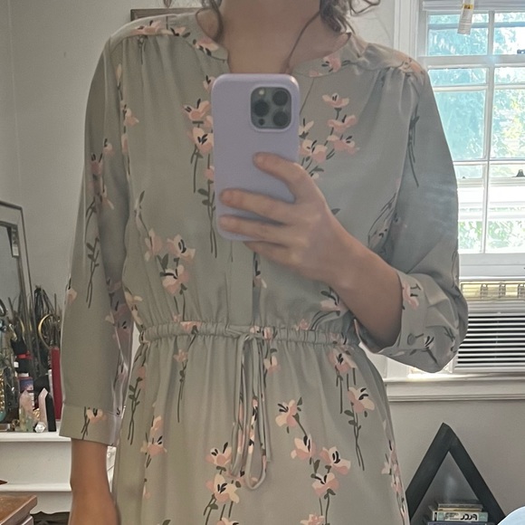 The Loft, petite XS, long sleeve, light grey, lounge/ cocktail dress. - Picture 4 of 4